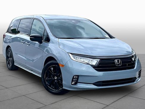 Used 2024 Honda Odyssey Sport image 3