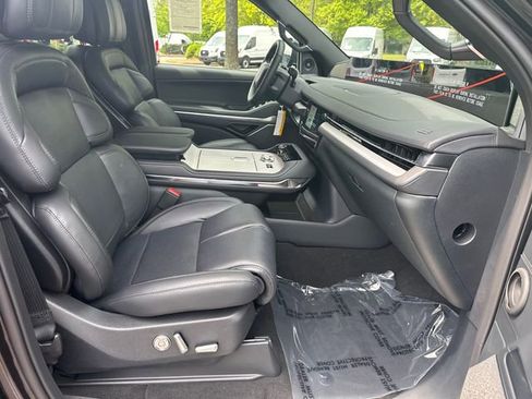New 2026 Lincoln Navigator Reserve w/ Jet Appearance Package AWD/4WD image 14
