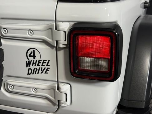 Certified 2025 Jeep Wrangler Willys 4xe image 12