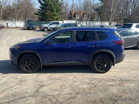 Used 2022 Nissan Rogue SV image 4