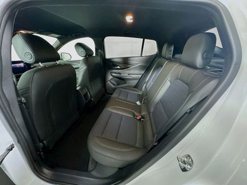 Used 2025 Buick Envista Preferred image 25