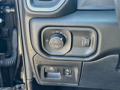 Used 2020 RAM 1500 Big Horn RWD image 10