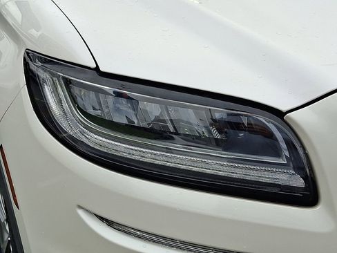 Used 2019 Lincoln Nautilus Select w/ Class II Trailer Tow Package image 10