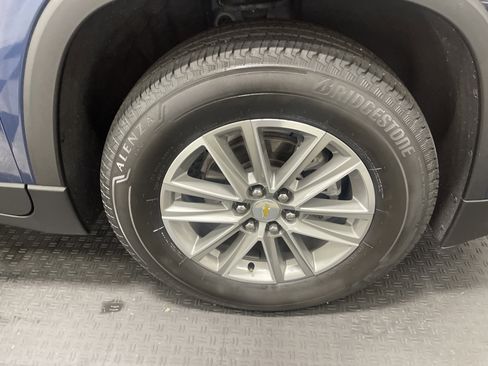 Used 2022 Chevrolet Traverse LT image 29