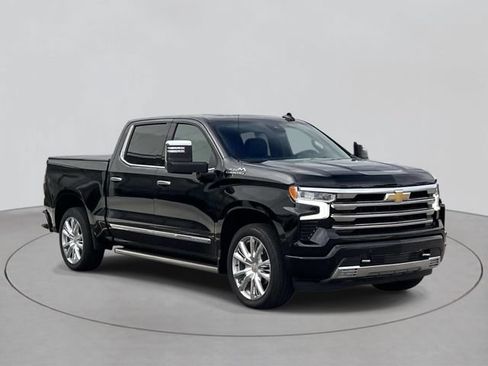 Used 2025 Chevrolet Silverado 1500 High Country w/ High Country Premium Package AWD/4WD image 6