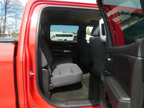 Used 2018 Chevrolet Silverado 1500 LT w/ All Star Edition image 25