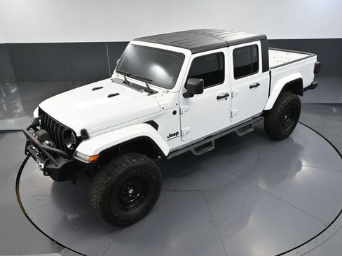 Used 2022 Jeep Gladiator Sport image 59