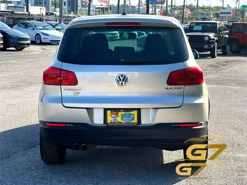 Used 2013 Volkswagen Tiguan S FWD image 3