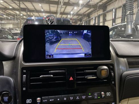 Used 2023 Lexus GX 460 Premium w/ Premium Package image 6