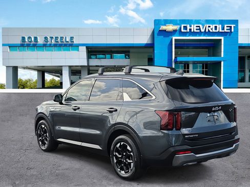 Used 2024 Kia Sorento S FWD image 3