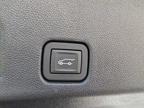 Used 2026 Chevrolet Traverse LT AWD/4WD image 28