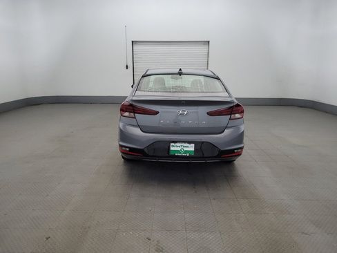 Used 2019 Hyundai Elantra Value Edition w/ Winter Weather Package FWD image 6
