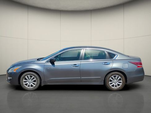Used 2015 Nissan Altima 2.5 S w/ Power Driver Seat Package FWD image 4