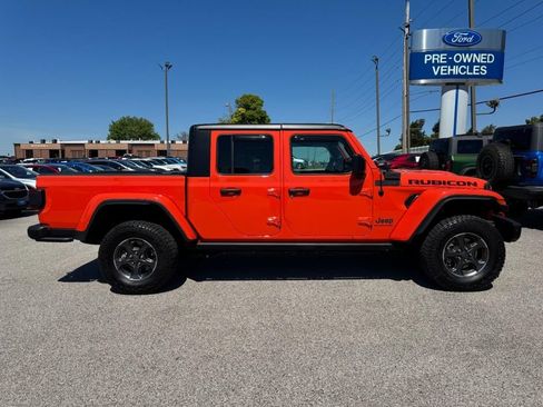 Used 2023 Jeep Gladiator Rubicon w/ LED Lighting Group AWD/4WD image 2