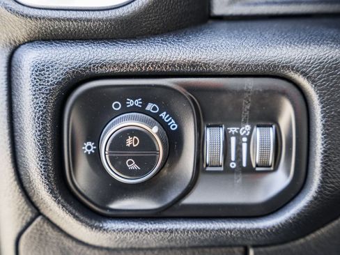 Used 2021 RAM 1500 Laramie image 46