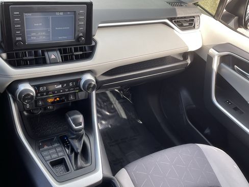 Used 2019 Toyota RAV4 XLE image 16