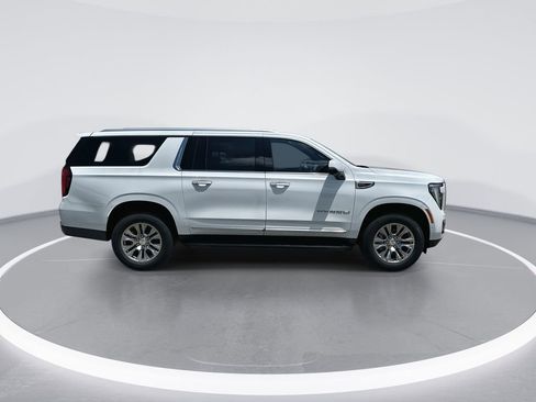 New 2026 GMC Yukon XL Denali RWD image 9