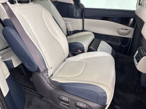 Certified 2025 Kia Carnival SX Prestige image 25
