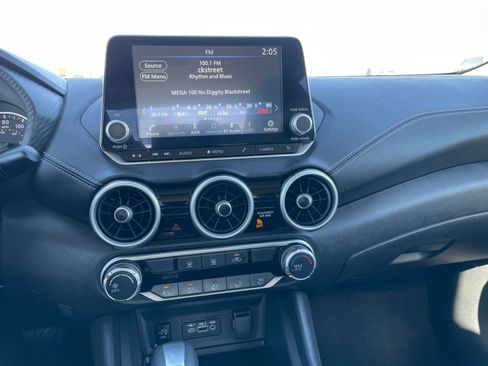 Used 2025 Nissan Sentra SV image 17