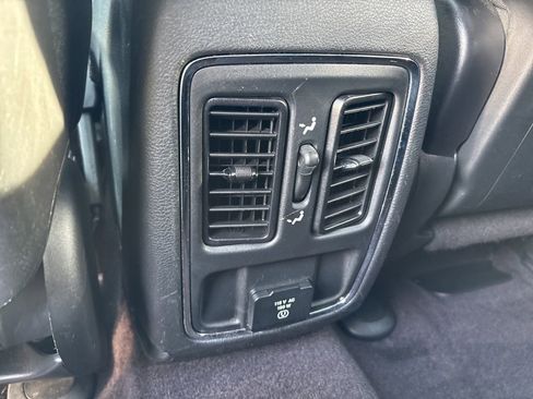 Used 2017 Jeep Grand Cherokee Altitude AWD/4WD image 19