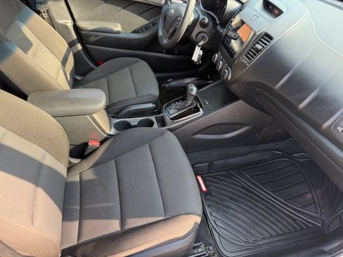 Used 2017 Kia Forte LX FWD image 11