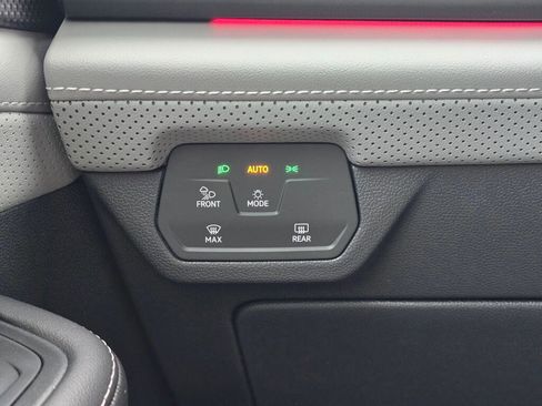 New 2026 Volkswagen Atlas Cross Sport SEL R-Line image 27