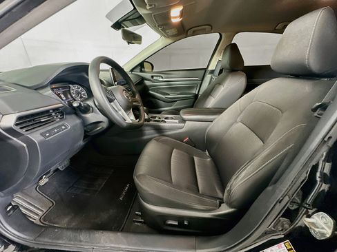 Used 2022 Nissan Altima 2.5 SV FWD image 13