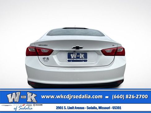 Used 2018 Chevrolet Malibu LT FWD image 9
