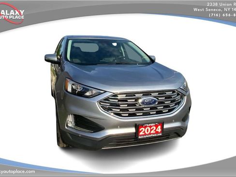 Used 2024 Ford Edge Titanium AWD/4WD image 3