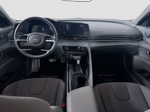 Certified 2025 Hyundai Elantra Sport FWD image 36