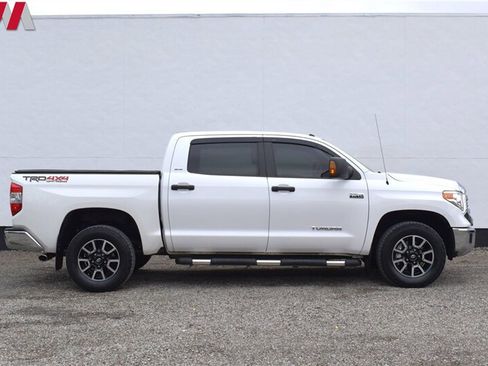 Used 2016 Toyota Tundra SR5 w/ TRD Off Road Package AWD/4WD image 5