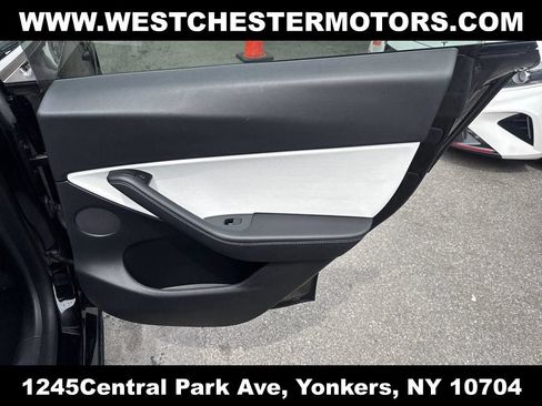 Used 2021 Tesla Model Y Long Range AWD/4WD image 18