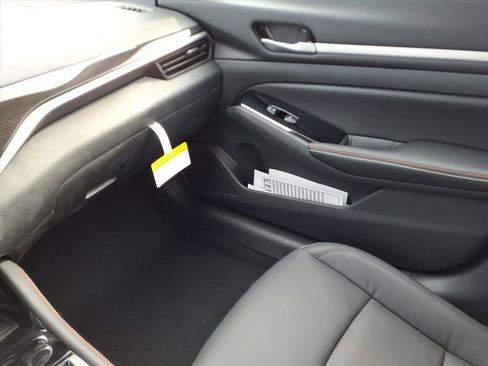 New 2025 Nissan Altima 2.5 SR image 24