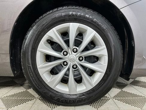 Used 2015 Toyota Camry LE FWD image 9