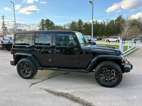 Used 2017 Jeep Wrangler Unlimited Sahara AWD/4WD image 2