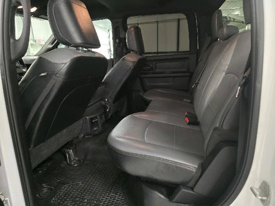 Used 2024 RAM 2500 Tradesman w/ Chrome Appearance Group AWD/4WD image 17