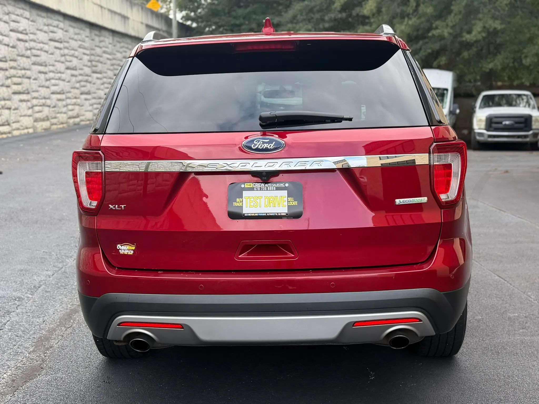 Used 2017 Ford Explorer XLT w/ Equipment Group 202A FWD image 8