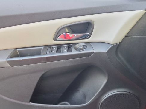 Used 2014 Chevrolet Cruze LT w/ Technology Package FWD image 24