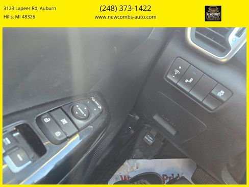 Used 2019 Kia Sportage EX w/ EX Premium Package image 16
