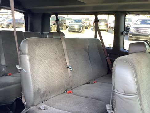 Used 2021 Chevrolet Express 3500 LT w/ LT Preferred Equipment Group image 12