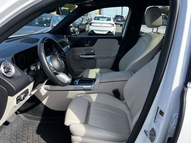 Used 2024 Mercedes-Benz GLB 250 4MATIC image 18