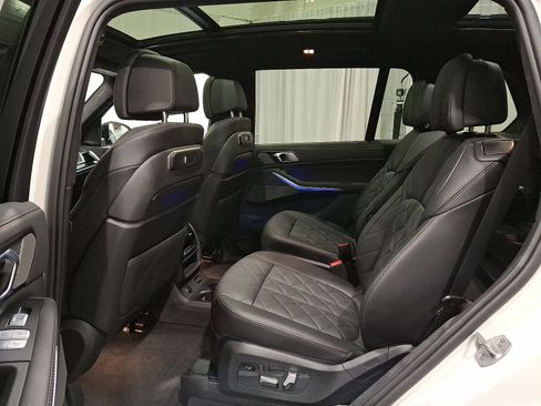 Used 2024 BMW X7 xDrive40i w/ M Sport Package image 11