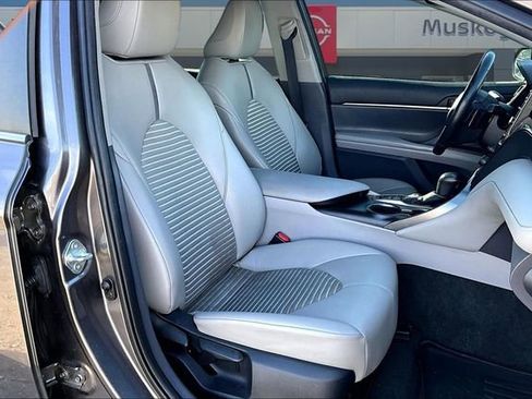 Used 2022 Toyota Camry SE image 26