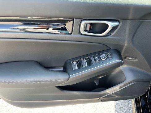 Used 2025 Honda Civic Sport image 17