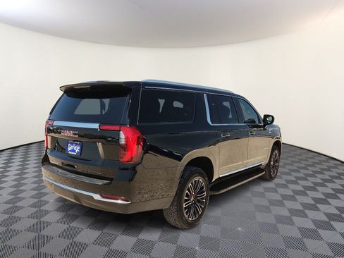 Used 2025 GMC Yukon XL Elevation w/ Elevation Premium Package AWD/4WD image 4