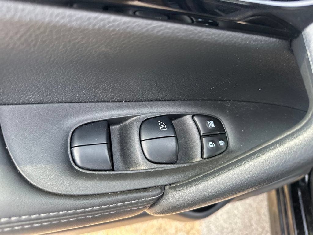 Certified 2022 Nissan Rogue Sport SL AWD/4WD image 41