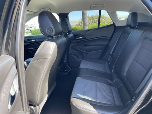 Used 2025 Chevrolet Trax LT FWD image 23