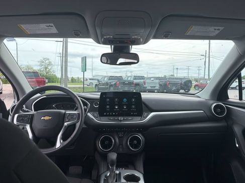 Used 2024 Chevrolet Blazer LT w/ Convenience Package FWD image 23