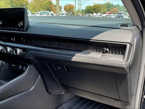 Used 2023 Honda CR-V LX image 16