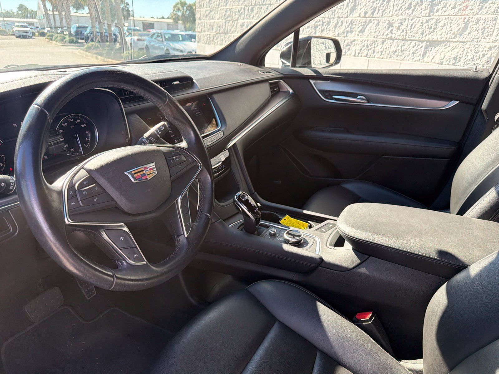 Used 2022 Cadillac XT5 Luxury AWD/4WD image 2